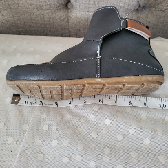 Very light boot! - Picture 2 of 8